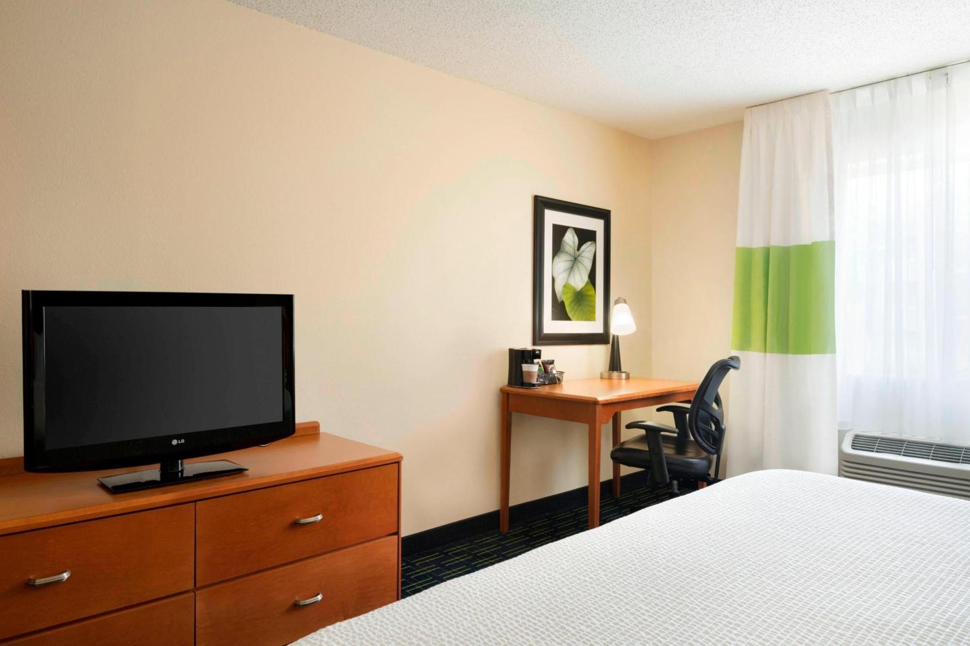 Fairfield Inn & Suites By Marriott Champaign Bagian luar foto