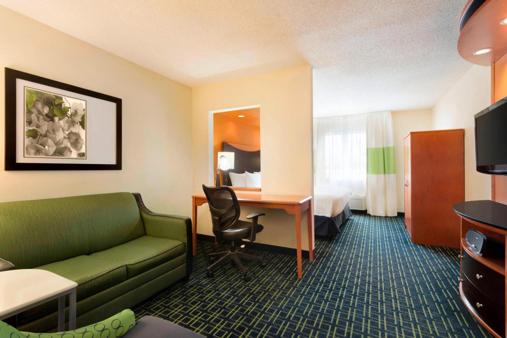 Fairfield Inn & Suites By Marriott Champaign Bagian luar foto