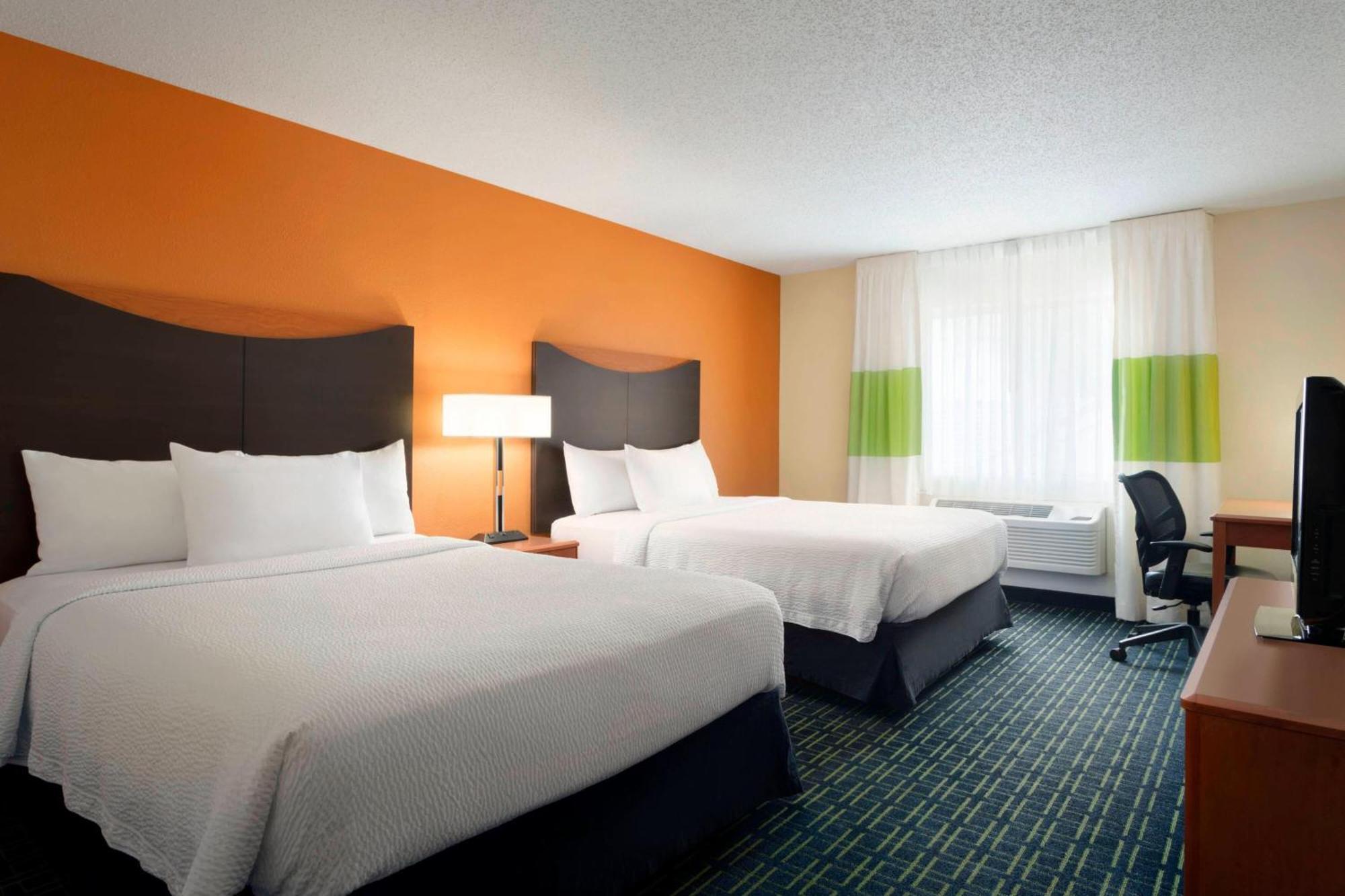 Fairfield Inn & Suites By Marriott Champaign Bagian luar foto