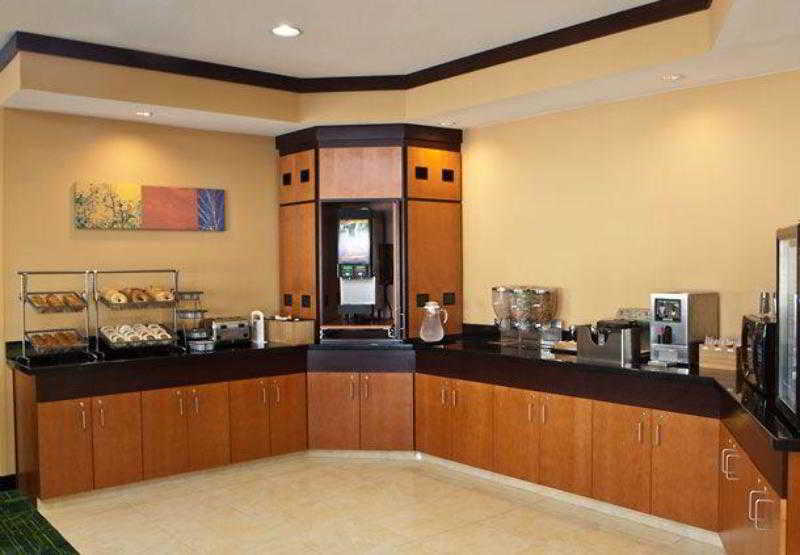 Fairfield Inn & Suites By Marriott Champaign Bagian luar foto