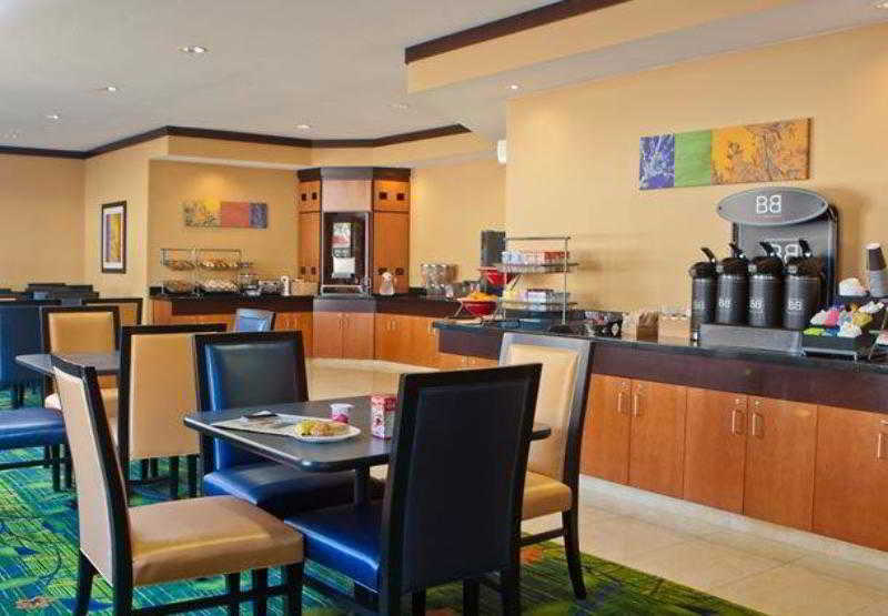 Fairfield Inn & Suites By Marriott Champaign Bagian luar foto